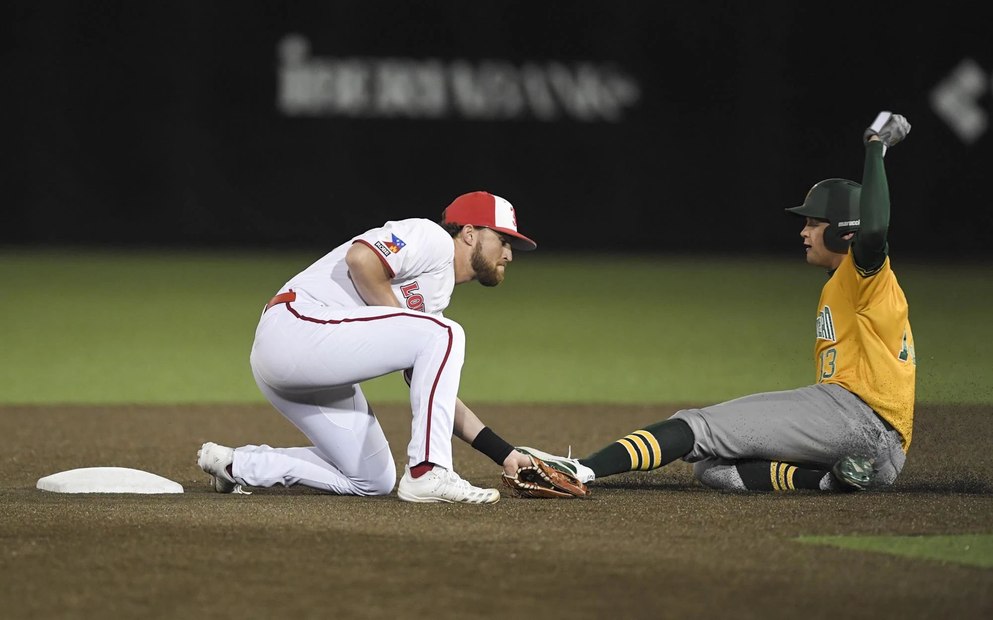 MILWAUKEE, WI - AUGUST 26: Cincinnati Reds infielder Jonathan