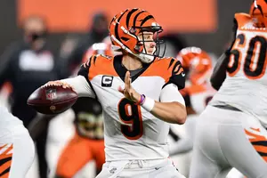 Joe Burrow Recreates Iconic LSU Moment in Bengals Locker Room