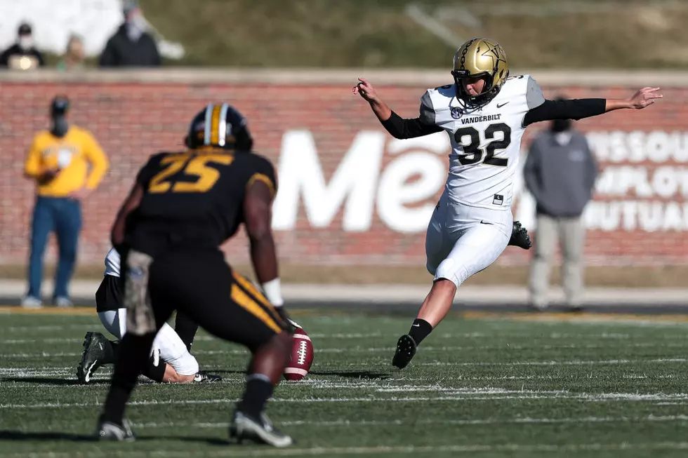 Vanderbilt Kicker Sarah Fuller Makes History on Saturday