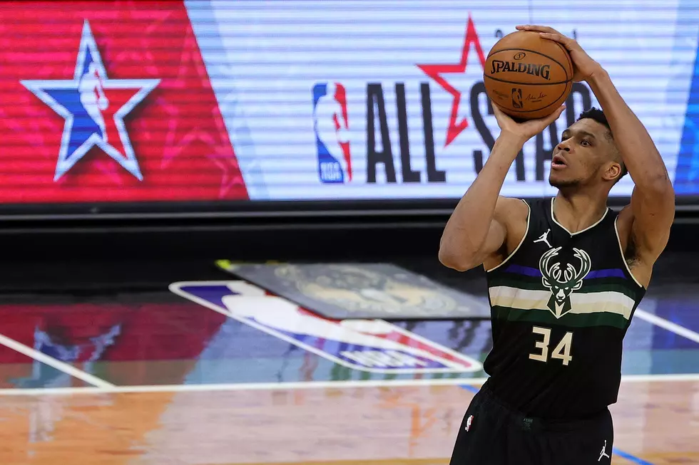 Milwaukee Bucks defeat the Phoenix Suns at home to Win a NBA Championship