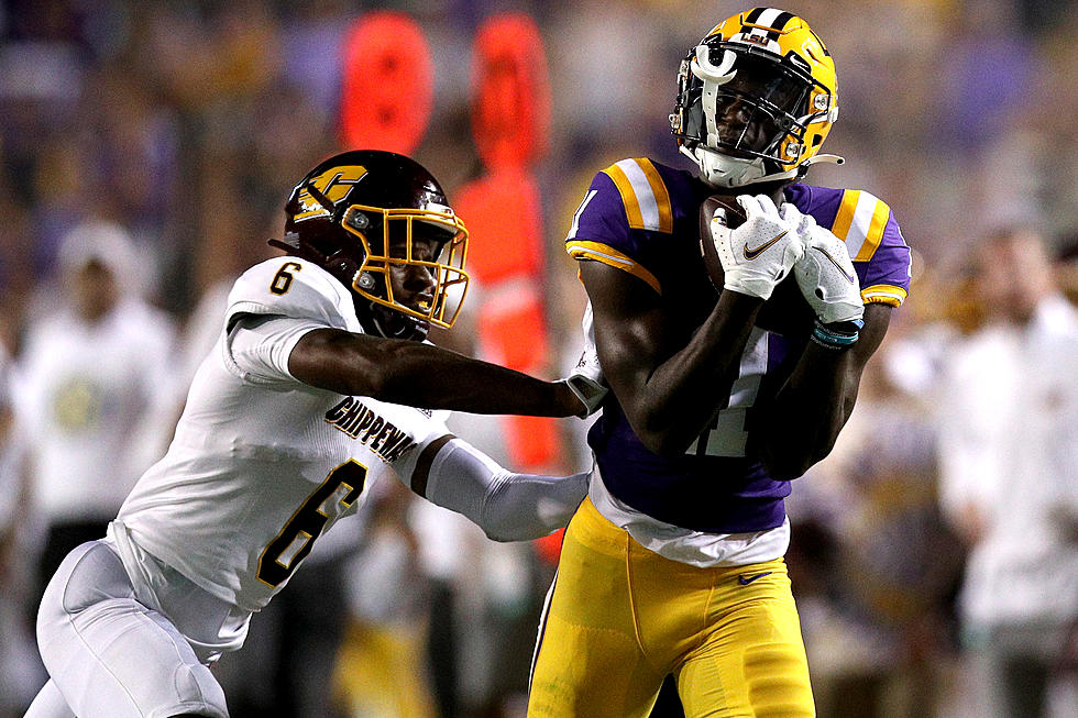 LSU Drubs Central Michigan 49-21