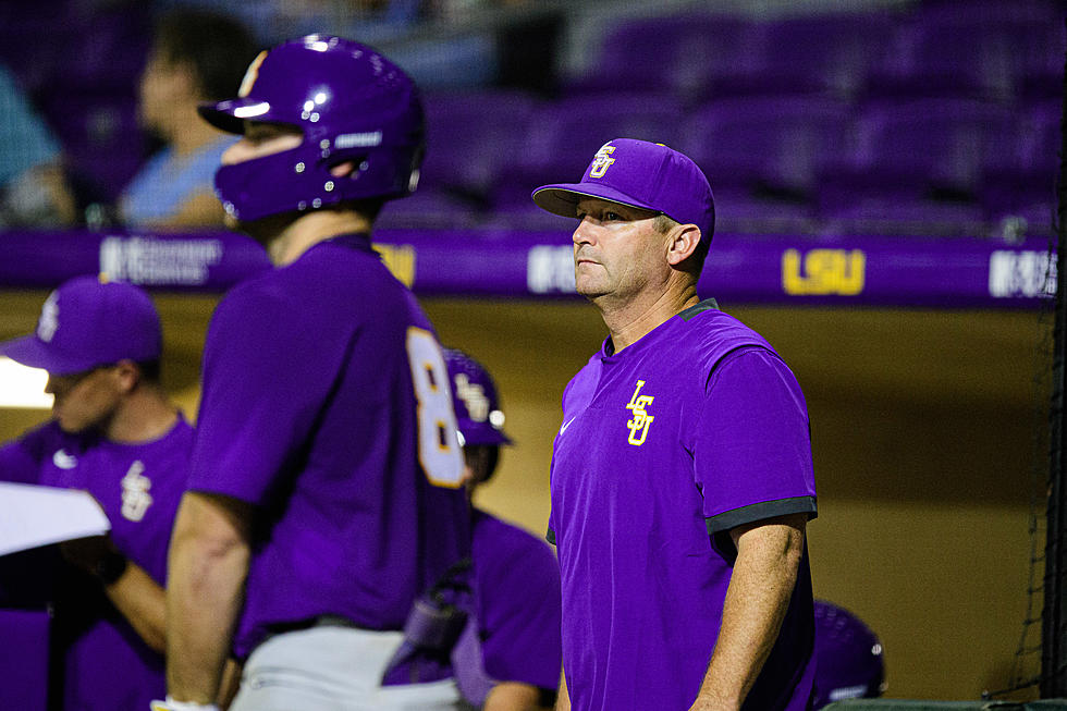 LSU and Kentucky Super Regional In Extended Weather Delay