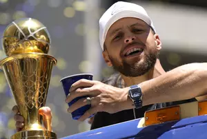 Steph Curry Trolls LeBron James and Boston Celtics at ESPYs [Video]