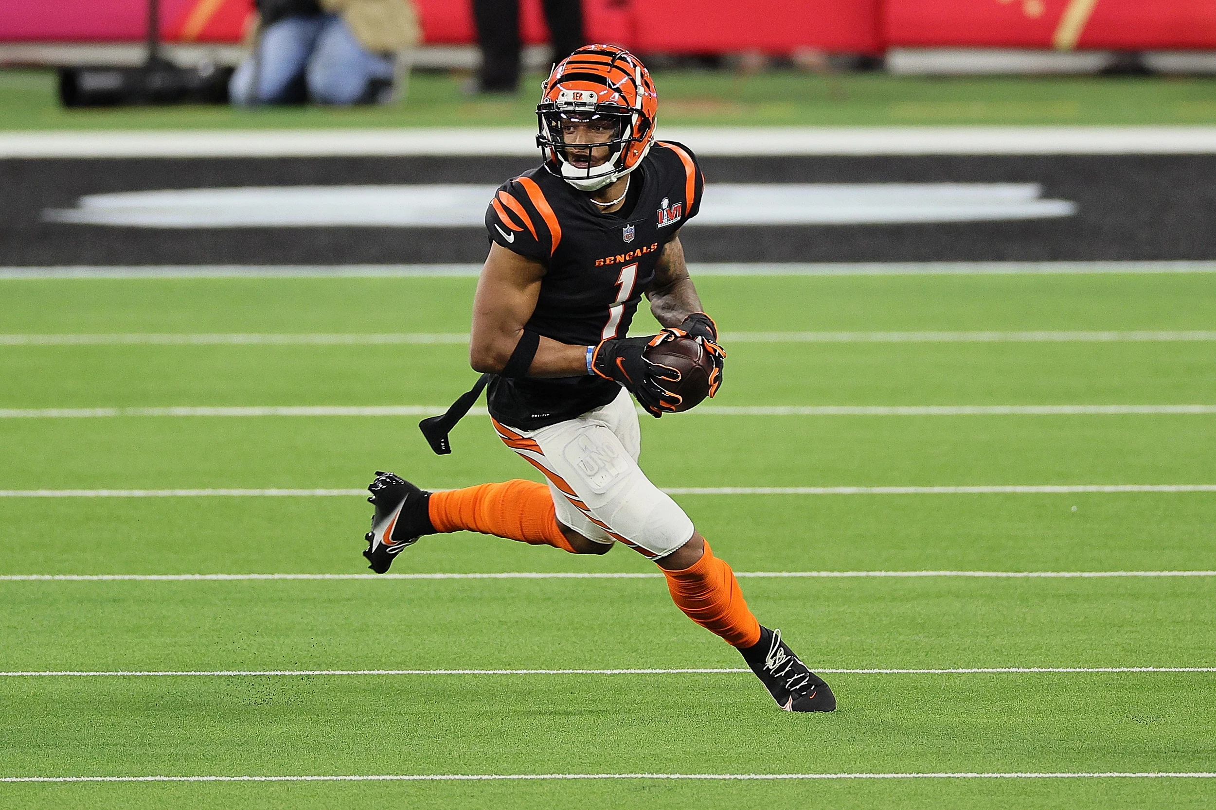 Bengals' Ja'Marr Chase Says NFL Ball Is Harder to Catch, See Than