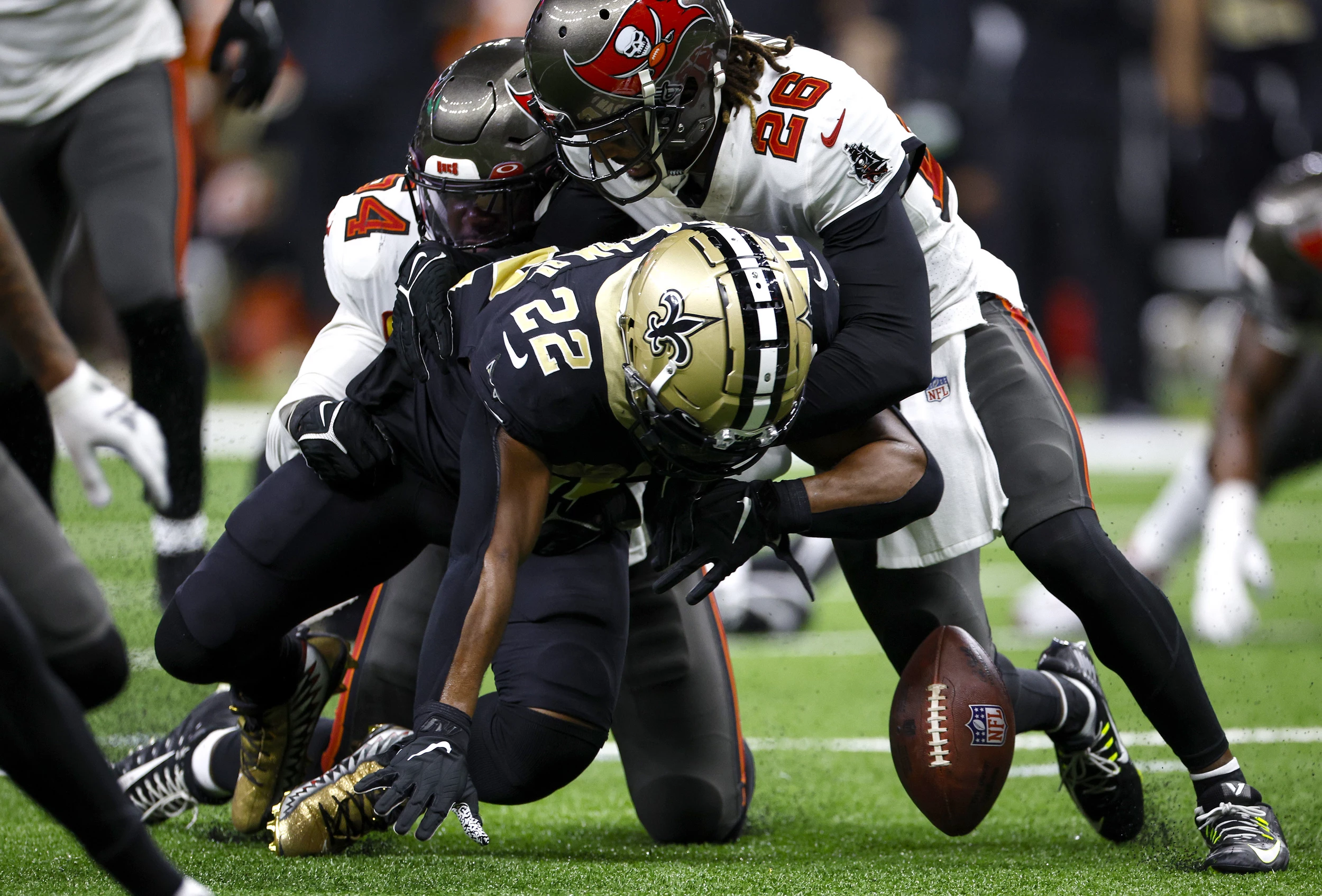 Olave has 20-yard TD catch in Saints' 20-10 loss to Packers