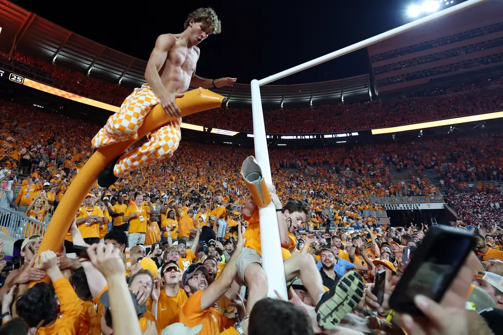 Tennessee Fans Donate A Large Amount of Money to Replace Goalpost