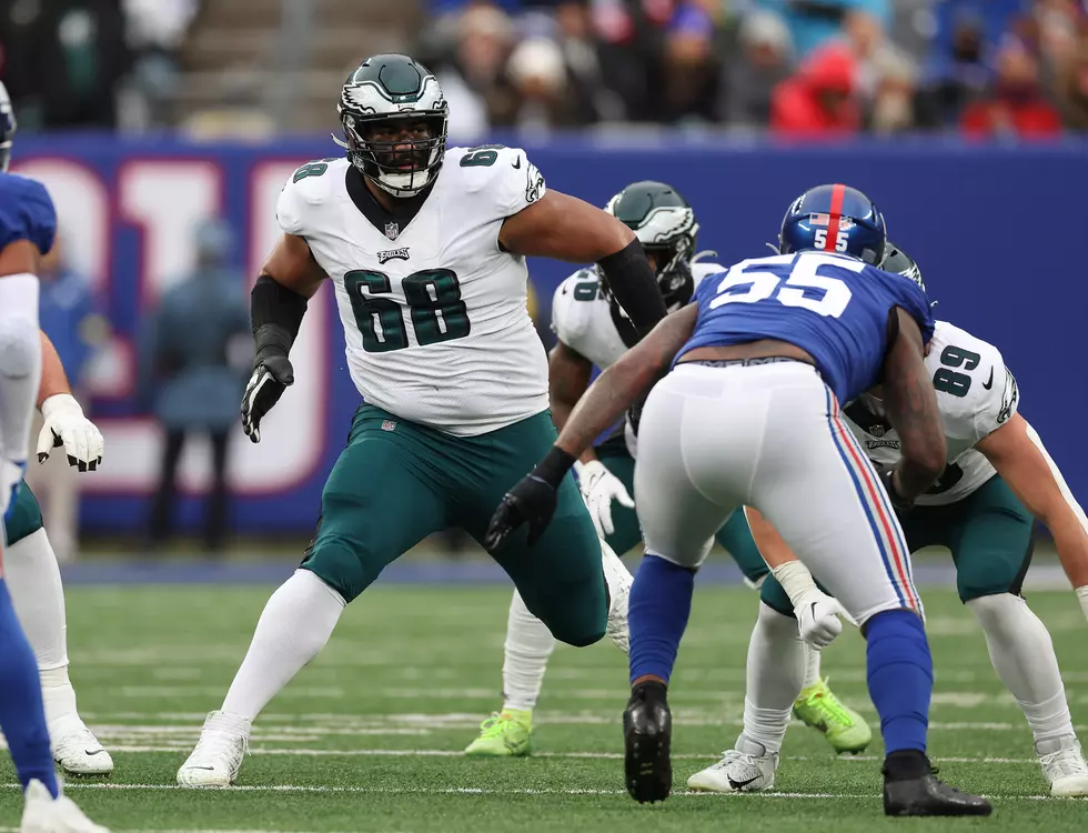 This Eagles O-Lineman's Talent Has Fans in the Christmas Spirit
