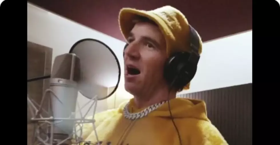 Watch Lil' Wayne React to Eli Manning's Rap Video