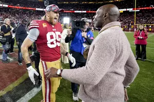 49ers Legend Jerry Rice Showcased His New Absurd Jewelry at 49ers...