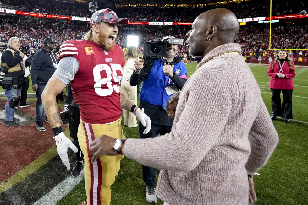49ers Legend Jerry Rice Showcased His New Absurd Jewelry at 49ers Game