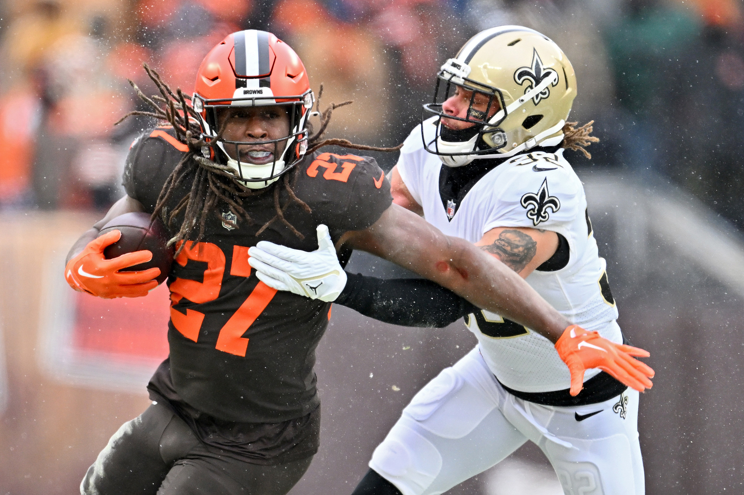 Saints host Kareem Hunt with RB needs multiplying