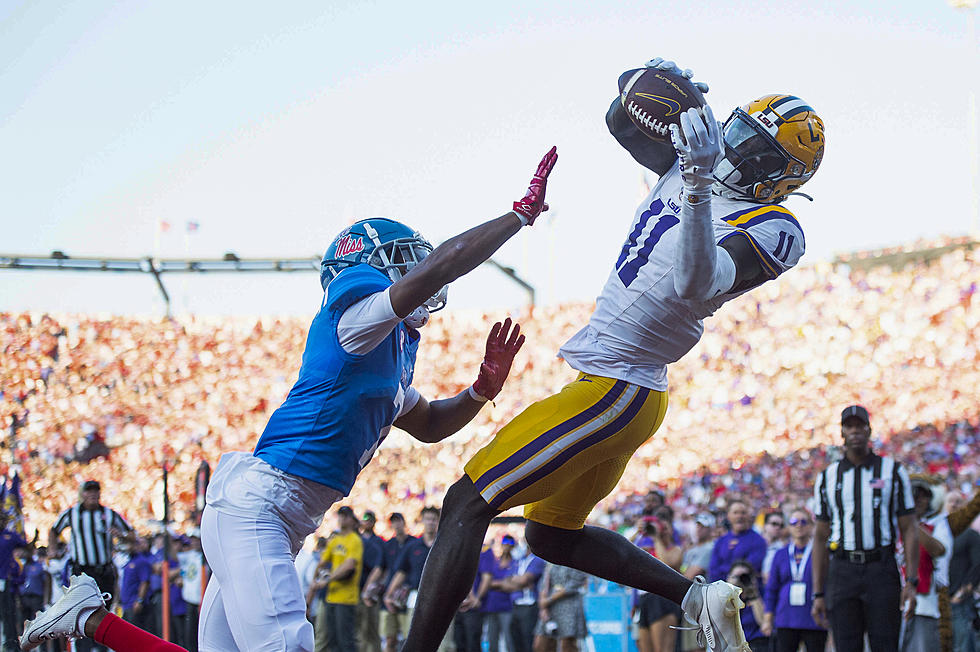 LSU's Defense Can't Stop Ole Miss, Lose 55-49