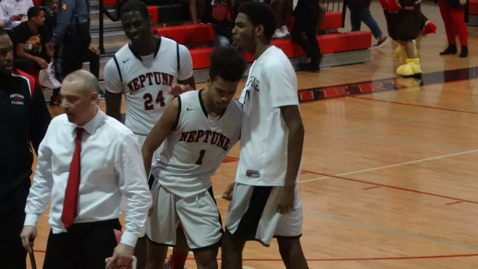 Mr. Jones for 3: Neptune Beats Ewing on Last-Second Heroics