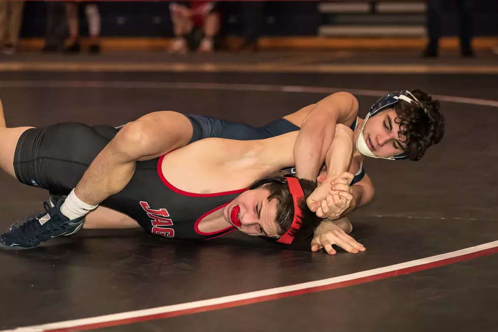 Lacey&#8217;s Brady Carter, Howell&#8217;s Ethan Liptzin shake up 106-pound bracket in Region 7 quarterfinals