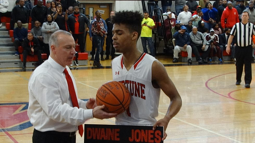 Jones's Milestone Effort Not Enough to Save Neptune