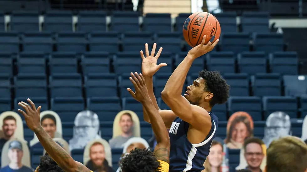College Basketball &#8211; Martin, Monmouth Rally for Stunning Win over Quinnipiac