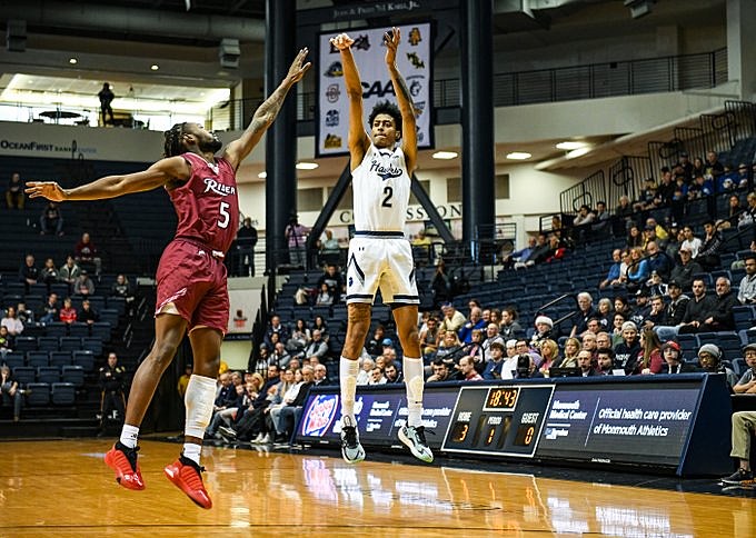 Monmouth Shocks Northern Illinois After Spence Buzzer Beater