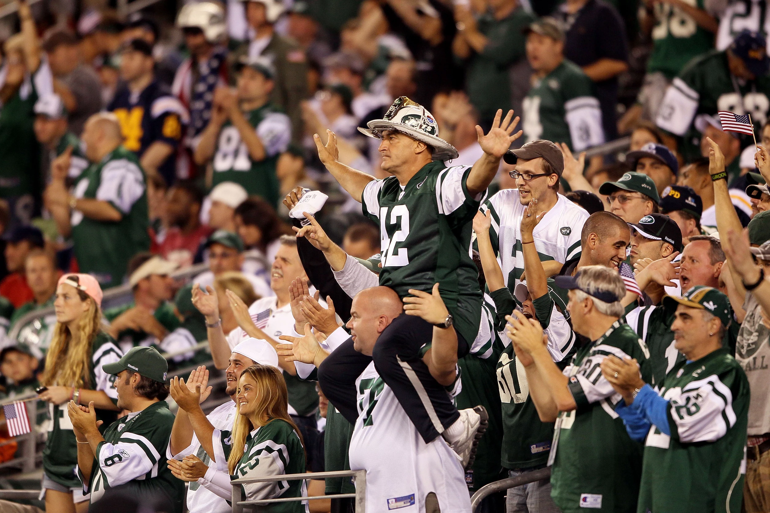 Jets QB Zach Wilson Surprises NJ Waitress On Christmas