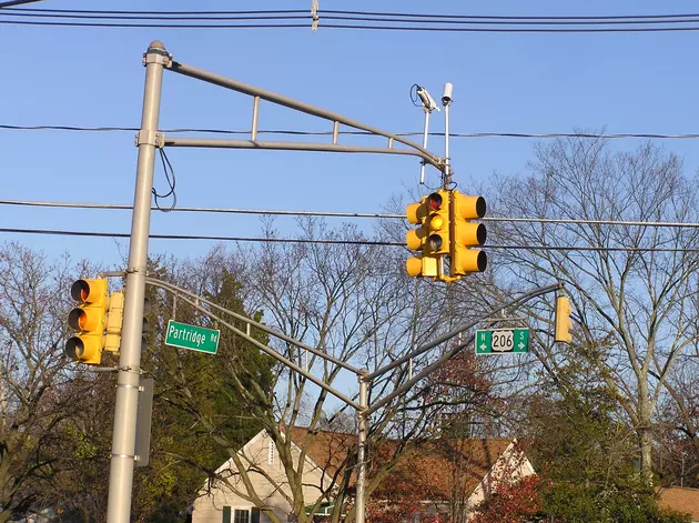 DOT Wanted Red Light Cameras to Return, Report Says