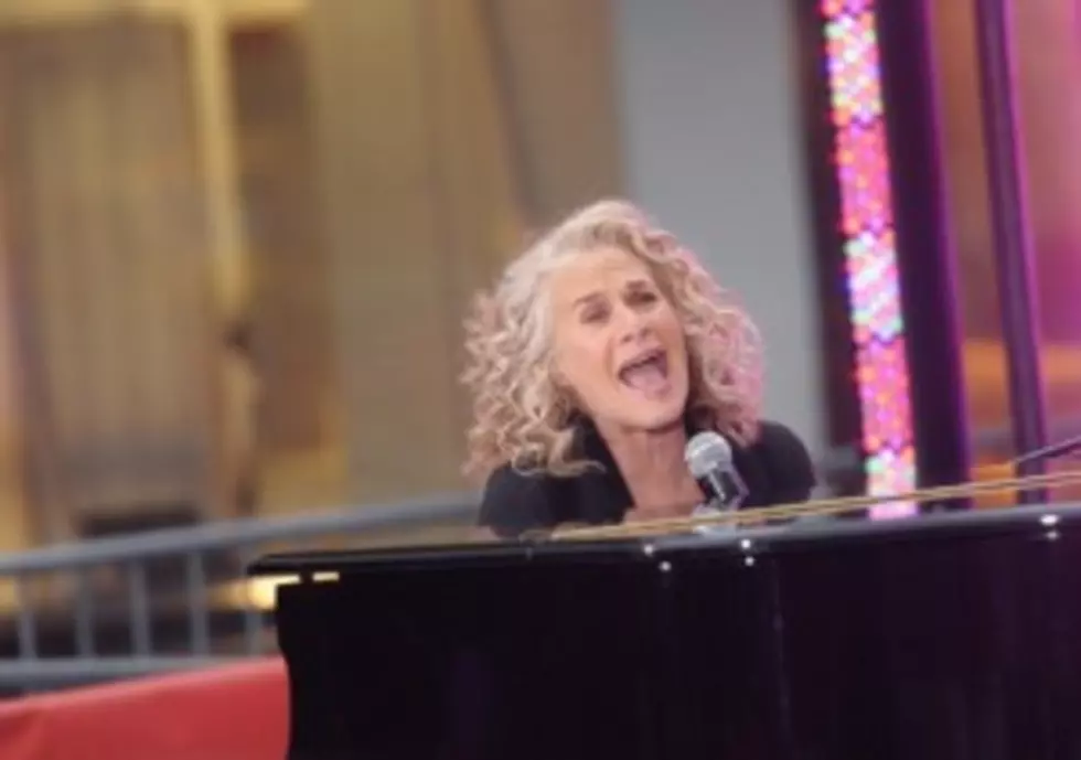 Carole King&#8217;s Subpar Performance on &#8220;Christmas in Rockefeller Center&#8221; [VIDEO]