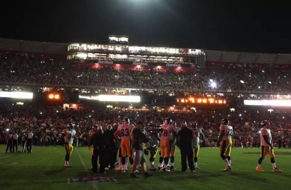 Blacked Out: Power Outage Delays Steelers, 49ers  [VIDEO]