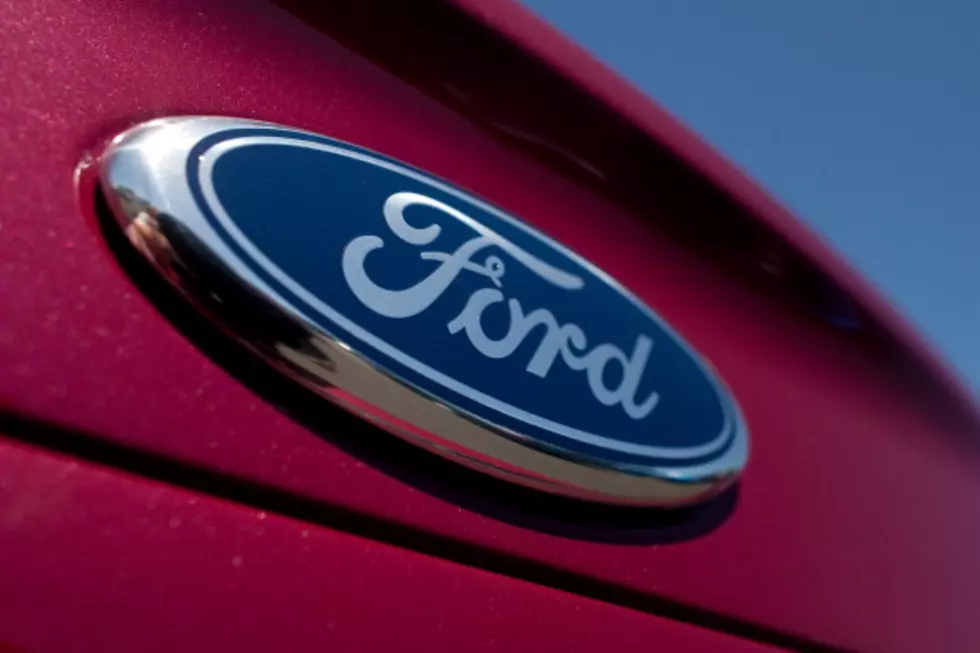 Ford Recalls 450,426 Minivans And SUVs