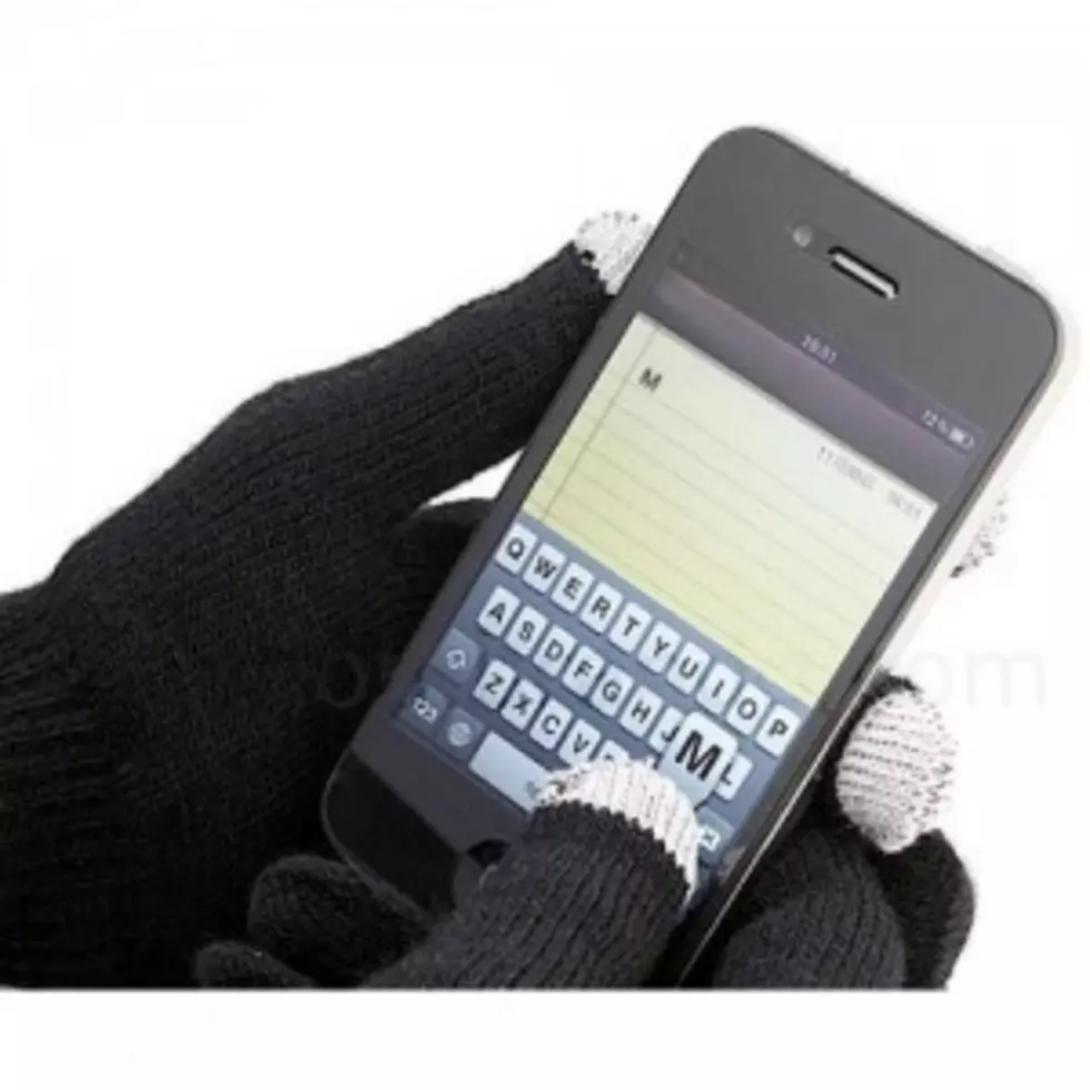 A New Trend: Texting Gloves [PHOTO]