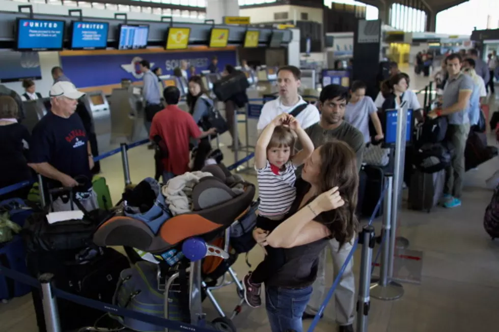 TSA Agent, Passengers Revive Woman at Newark Airport