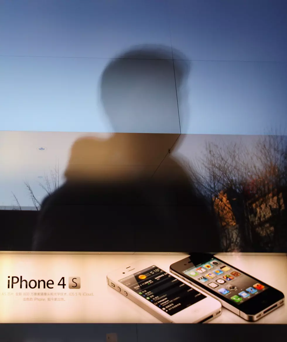 Siri Lawsuit – Does Your iPhone 4S No Comprende? [POLL/VIDEO- some offensive language]