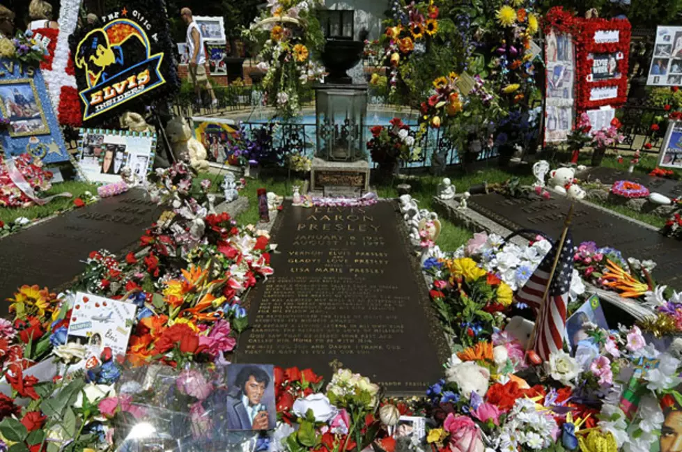 Thousands of Elvis Fans Flock to Graceland Vigil