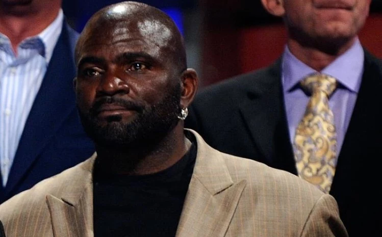 Lawrence Taylor's Son Auctions off Super Bowl Ring