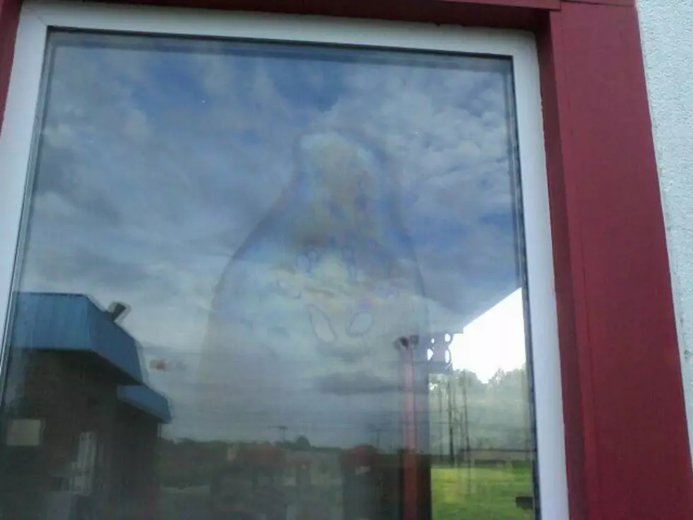 Car Wash Worker Sees Image of the Virgin Mary [VIDEO]
