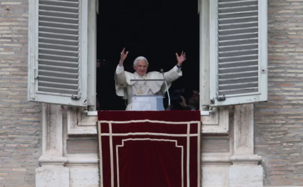 Pope&#8217;s Last Blessing From Window Draws Crowd [VIDEO]