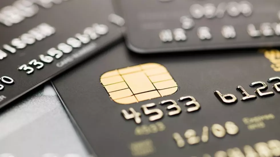 US credit card late payments down in 2Q