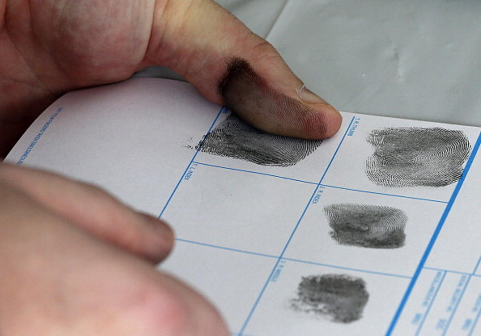 Senators Require Fingerprinting at 30 Airports