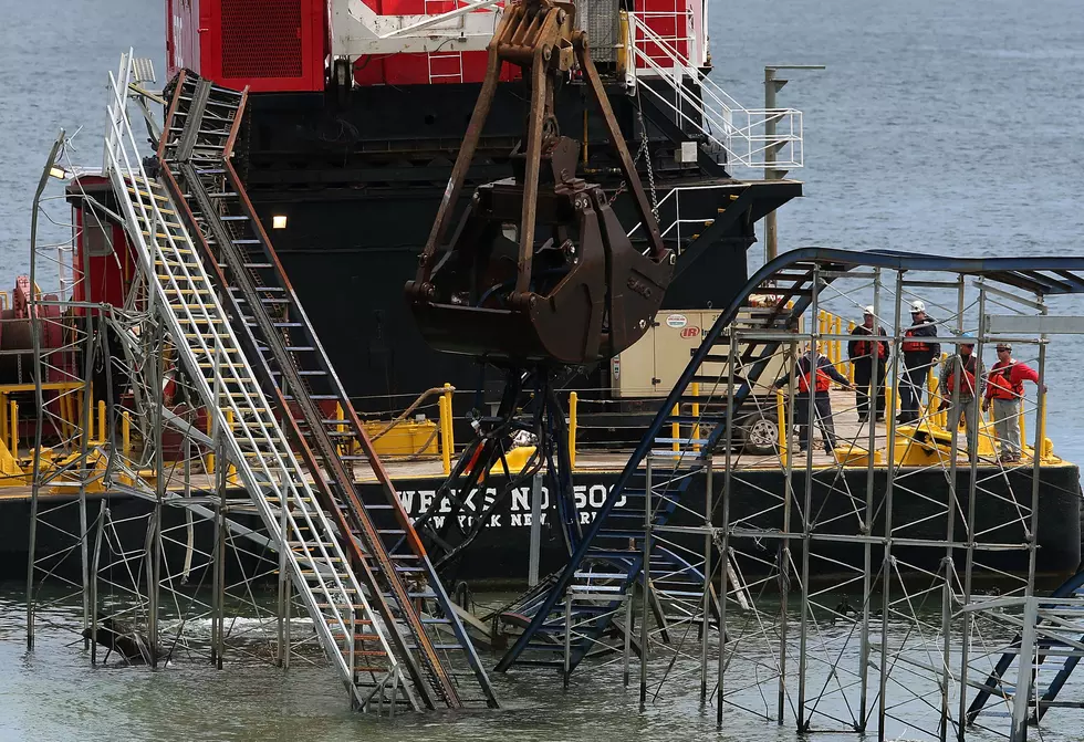 Jet Star Removal is Underway [VIDEO]