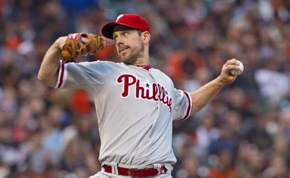 Lee Leads Phillies to Win Over Giants