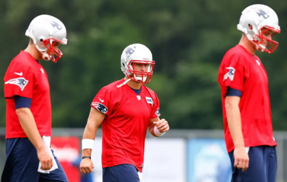 Tim Tebow Signs WIth Patriots [VIDEO]