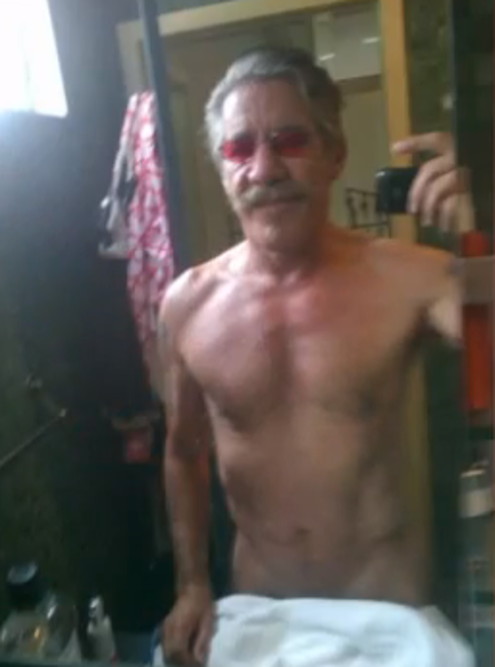 Geraldo Rivera Half Naked on Twitter – Do You Stay in Shape? [POLL]