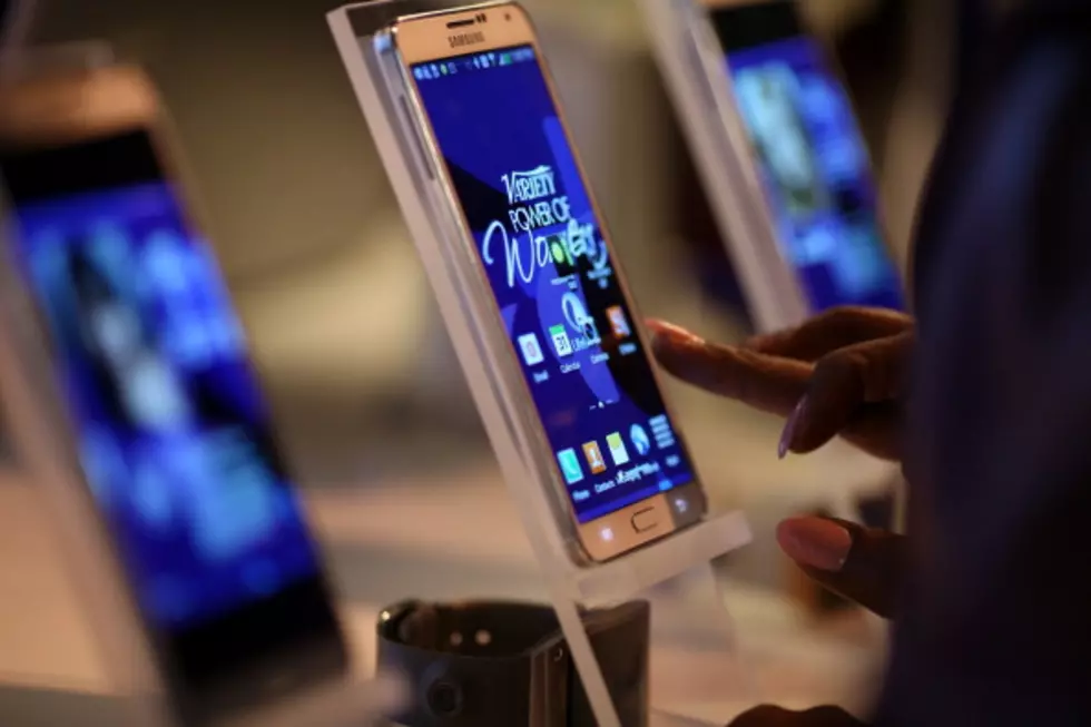 Jury Orders Samsung to Pay Apple $290 Million