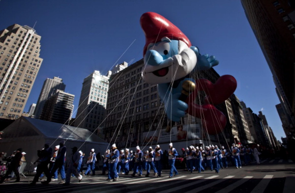 Macy’s Parade Balloons Fly High in Parade