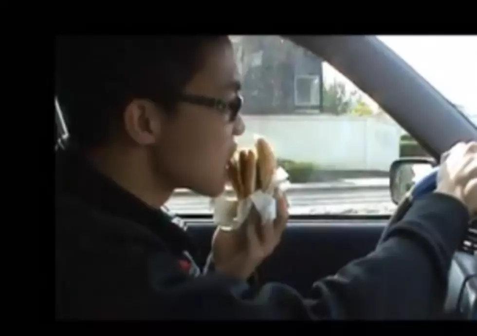 Eating While Driving &#8211; What are the Hardest Foods to Eat?