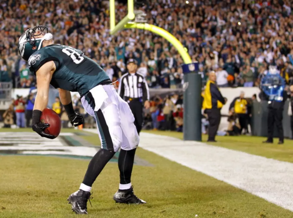 Eagles Rout Bears 54-1