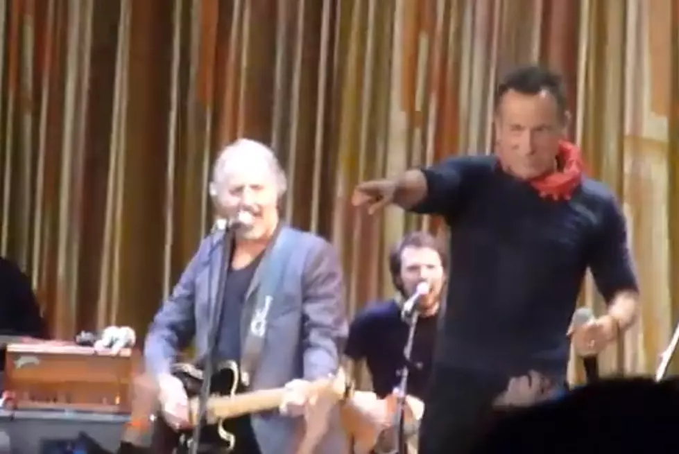 Springsteen Performs at Light of Day Benefit [VIDEO]