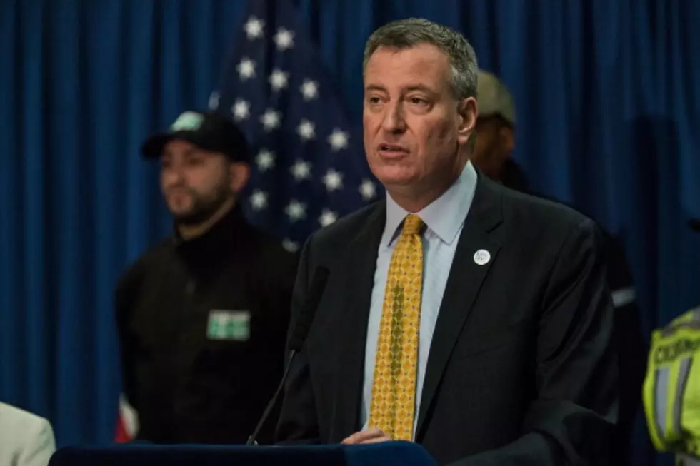 Mayor de Blasio’s SUV Caught Breaking Traffic Laws [VIDEO]