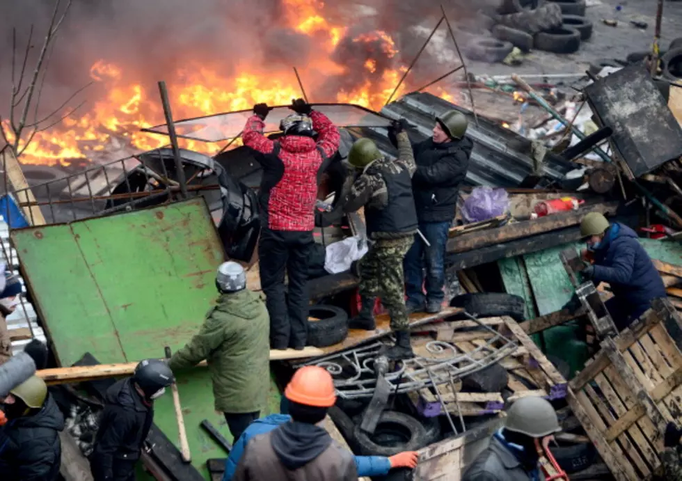 At Least 11 Dead as Kiev Clashes Renew