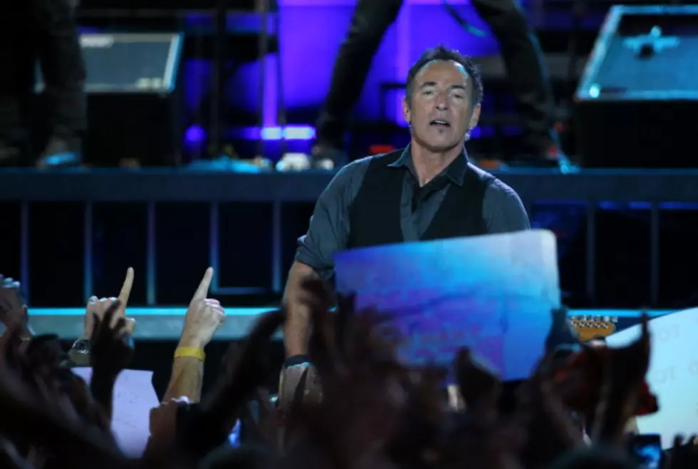 Springsteen Performs Pop Hit in Concert