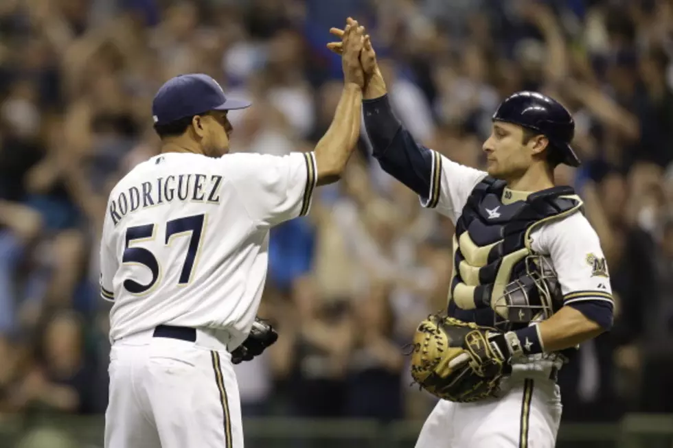 Weeks&#8217; Single Lifts Brewers Over Yankees 5-4
