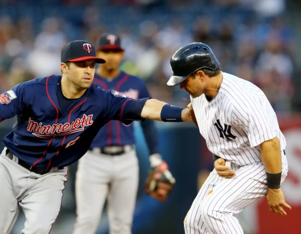 Yankees Waste Chances in 6-1 Loss to Twins
