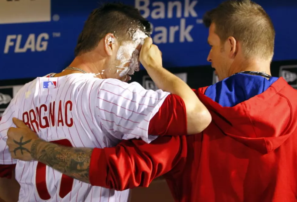Young&#8217;s Error Costs Mets in 6-5 Loss to Phillies